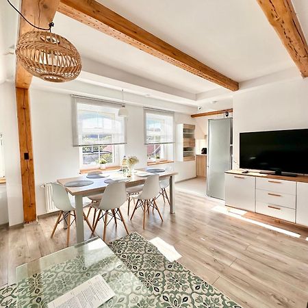 בילאווה Klimatyczny Apartament Nr 8 Z Widokiem Na Gory Sowie מראה חיצוני תמונה