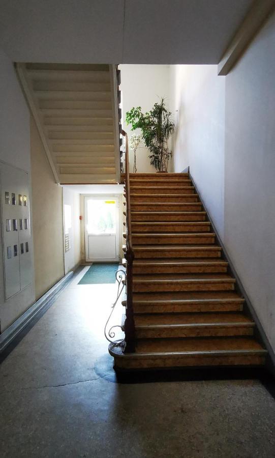 בילאווה Klimatyczny Apartament Nr 8 Z Widokiem Na Gory Sowie מראה חיצוני תמונה