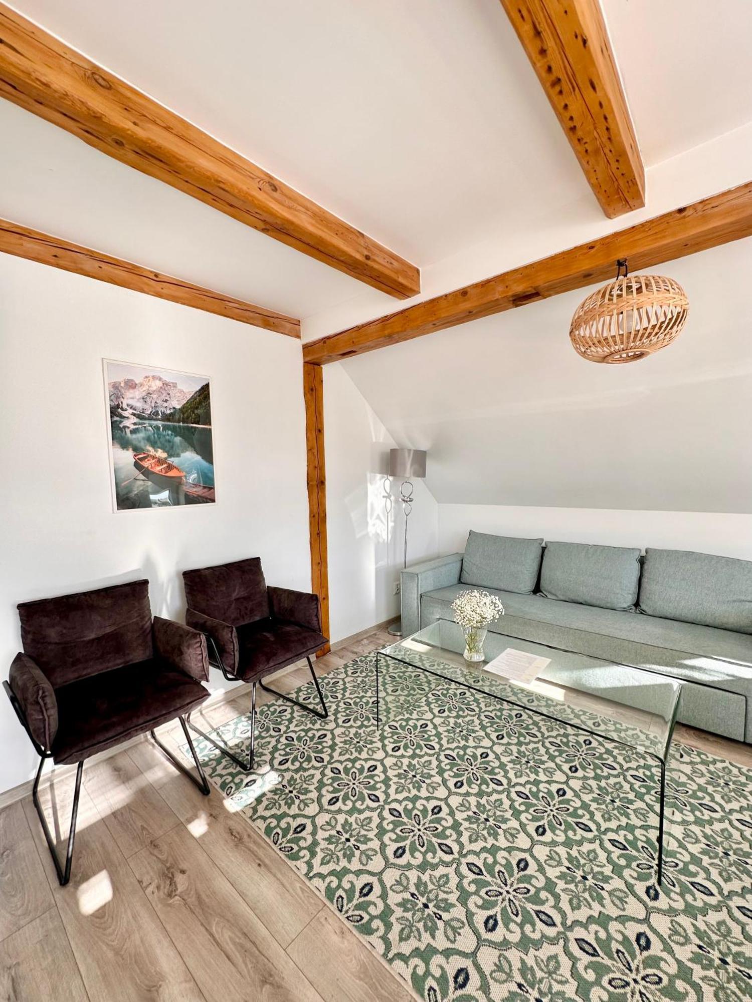 בילאווה Klimatyczny Apartament Nr 8 Z Widokiem Na Gory Sowie מראה חיצוני תמונה