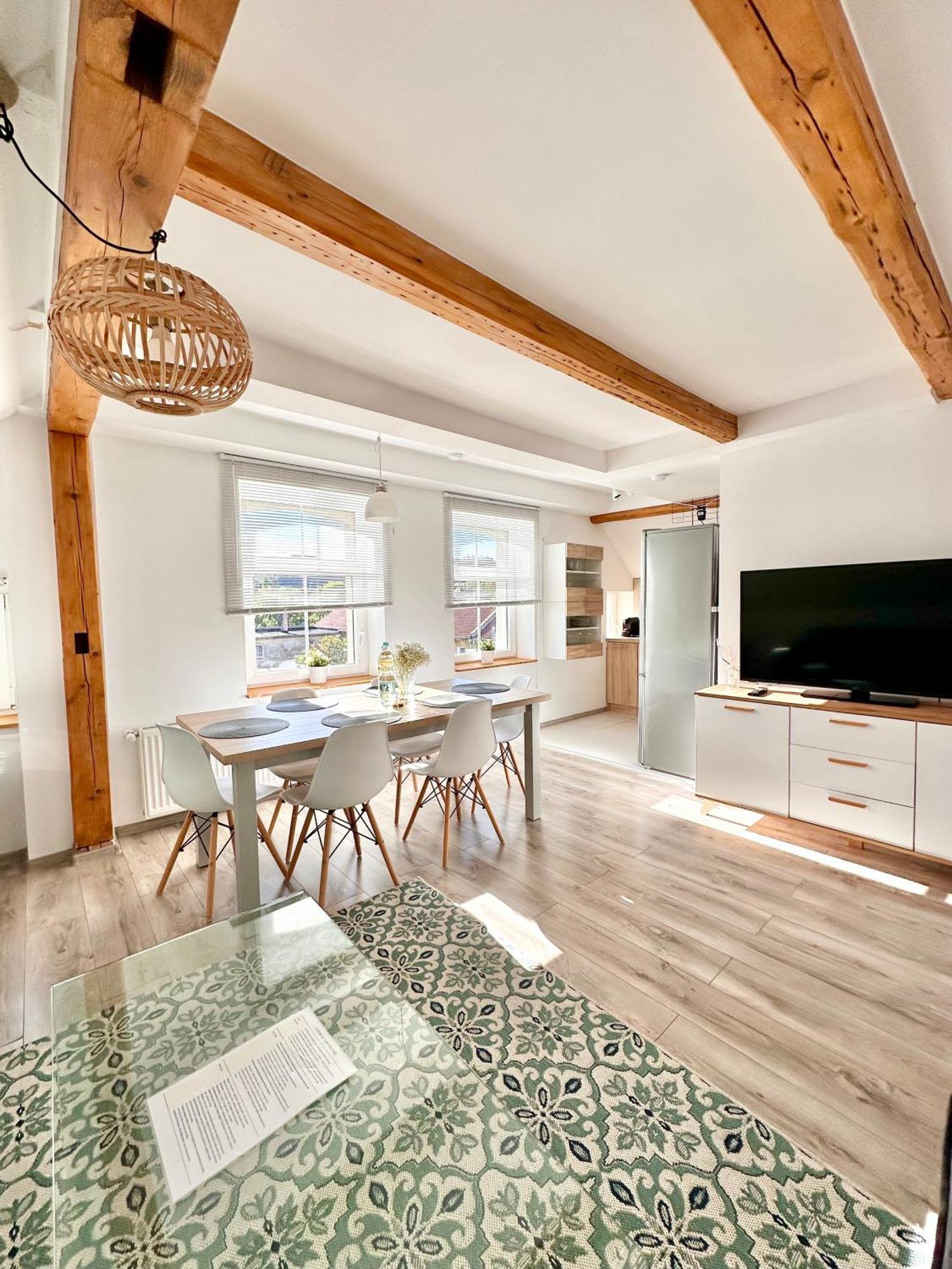 בילאווה Klimatyczny Apartament Nr 8 Z Widokiem Na Gory Sowie מראה חיצוני תמונה