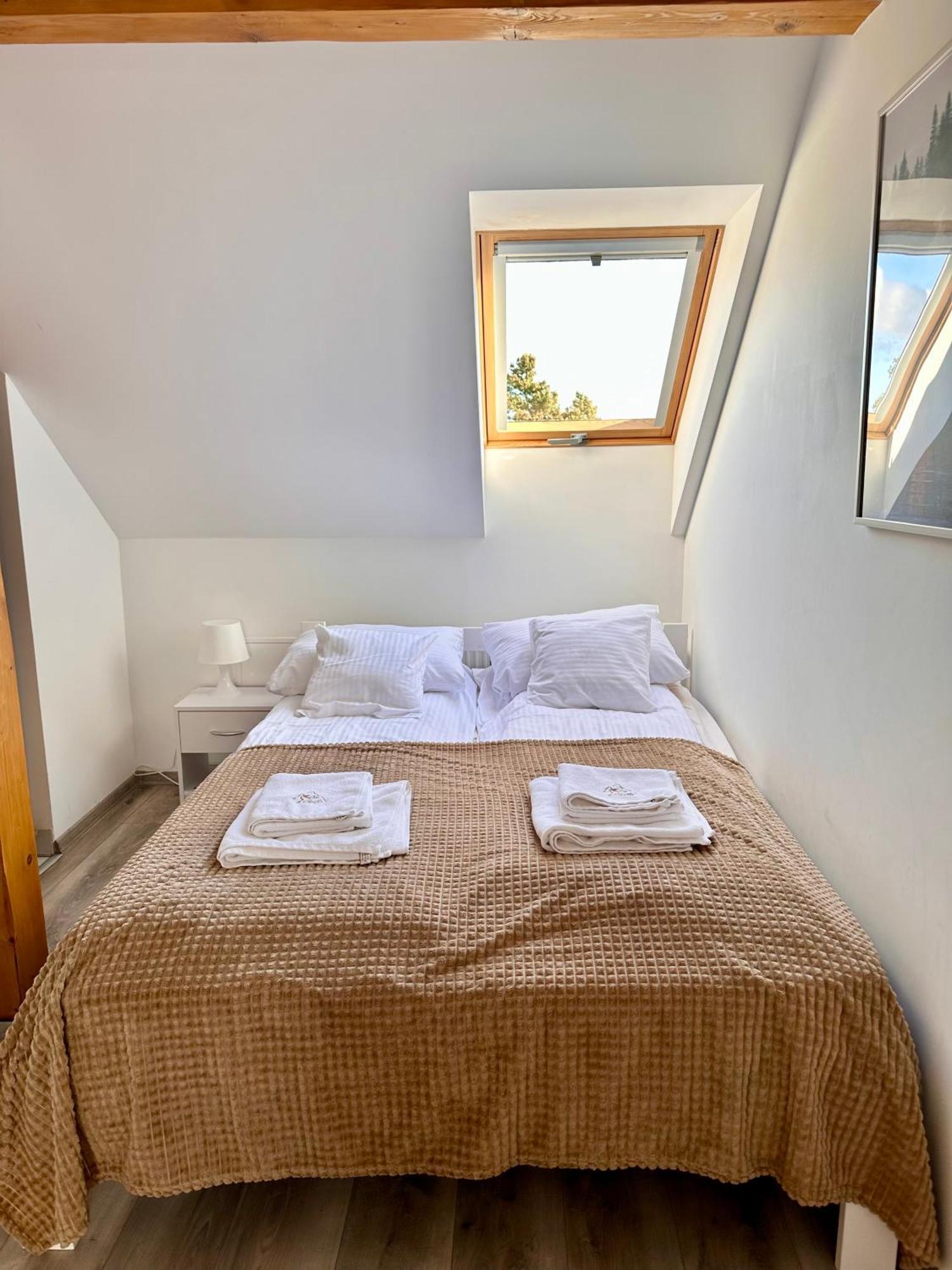 בילאווה Klimatyczny Apartament Nr 8 Z Widokiem Na Gory Sowie מראה חיצוני תמונה
